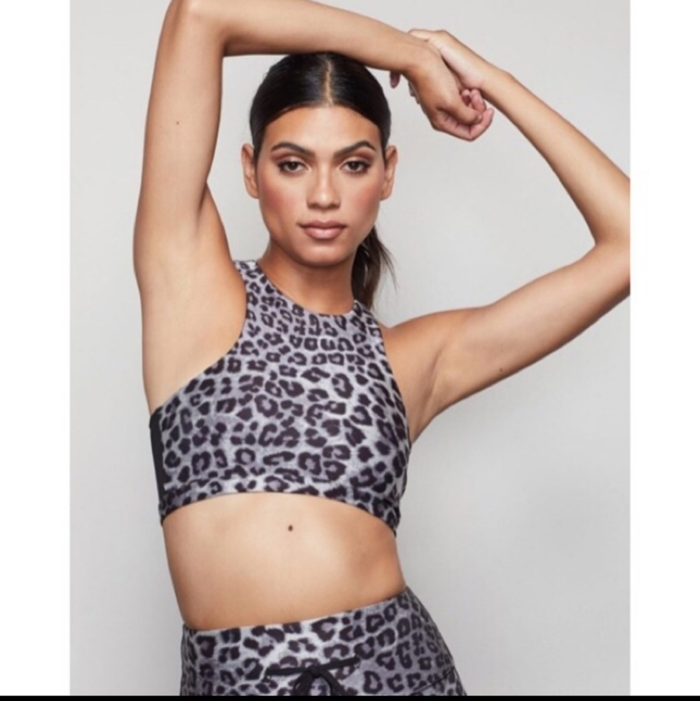 Good American Empower Animal Print Sports Bra - Size Small ? - Snow leopard